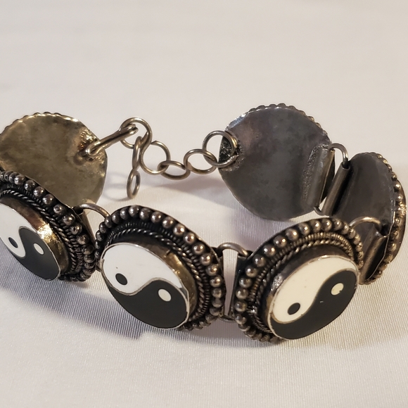 Yin Yang Symbol‎ Bracelet - Picture 2 of 3
